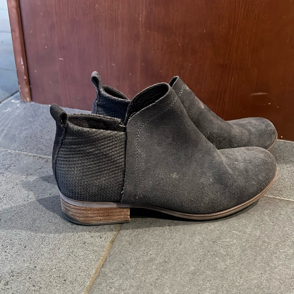 TOMS suede gray booties women’s size 8